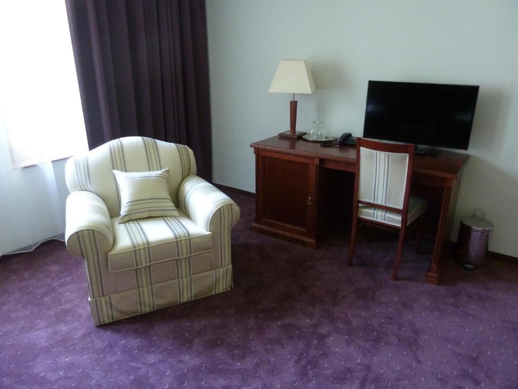 Hotel Park Avenue **** Piest'any