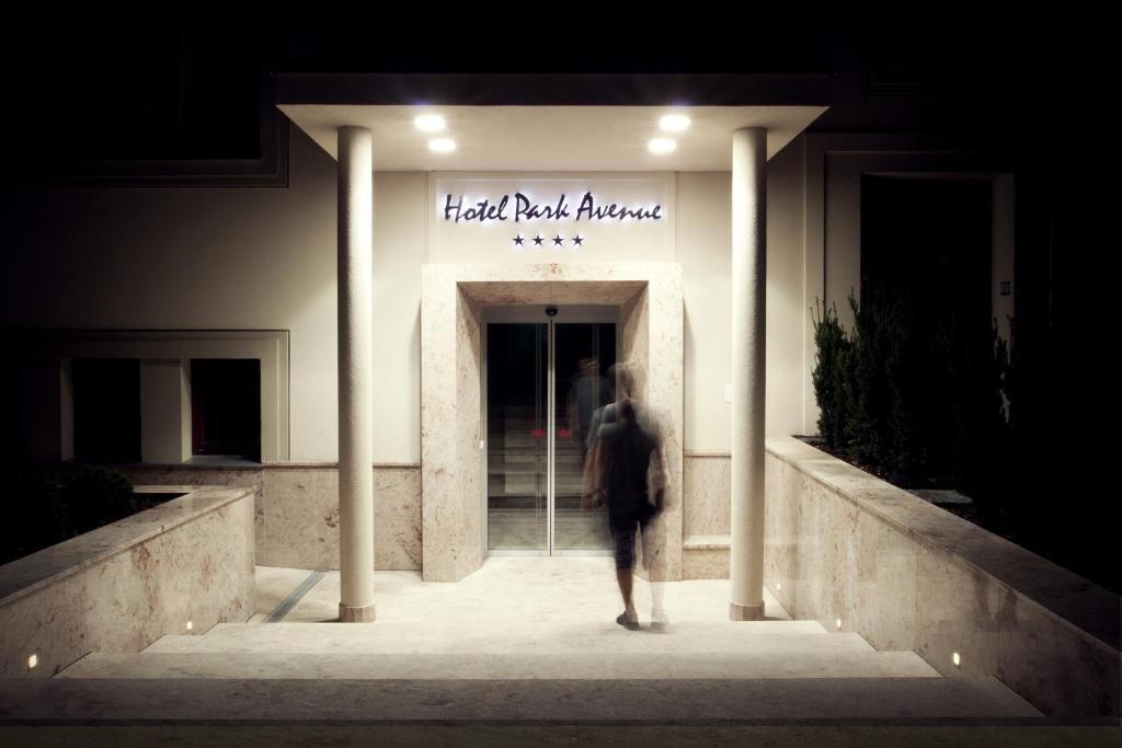 Park Avenue **** Hotel 4*
