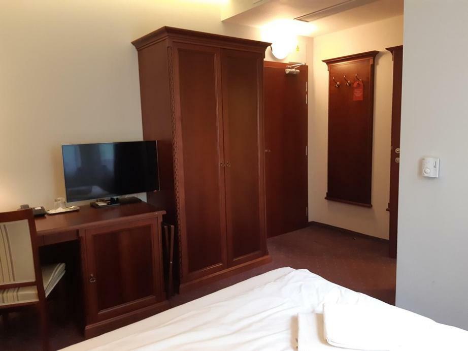 Park Avenue **** Hotel Piest'any
