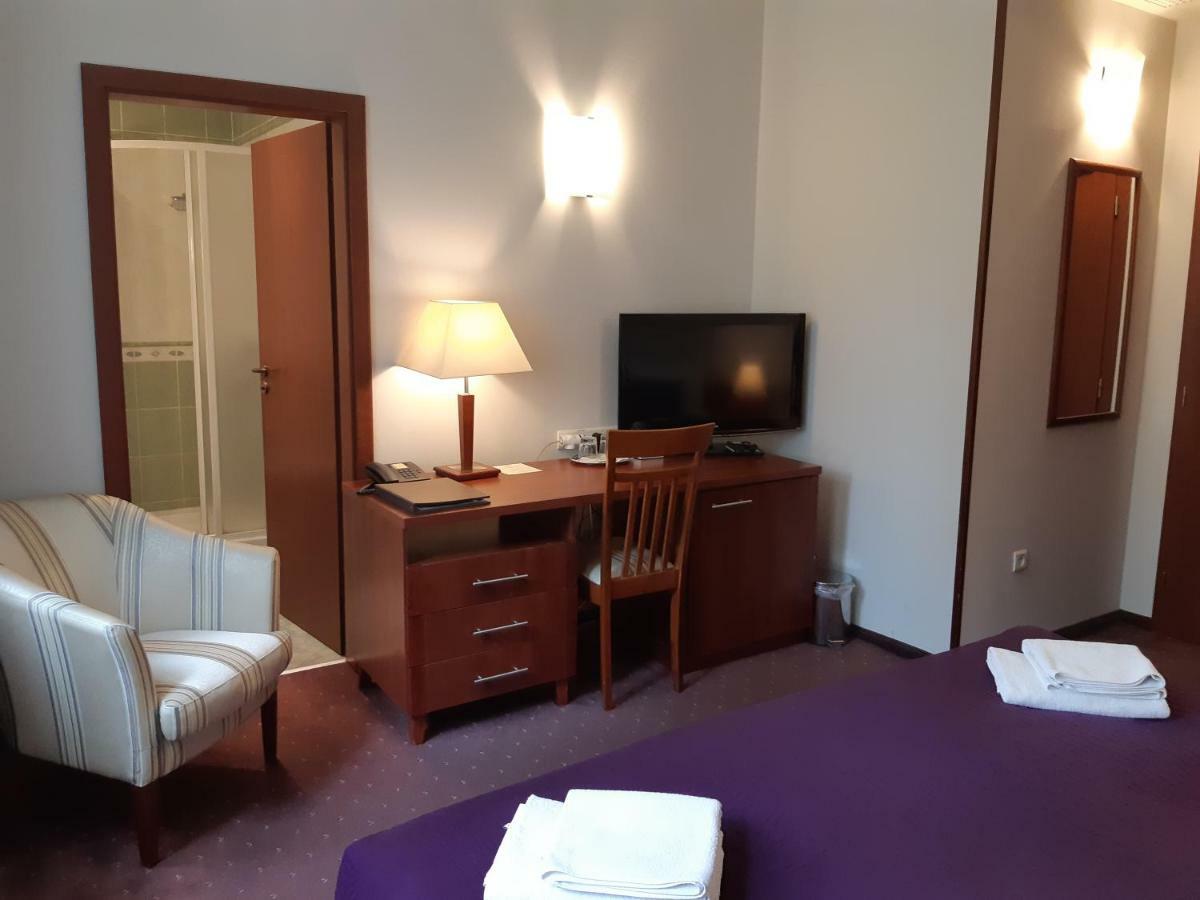 Park Avenue **** Hotel Piest'any
